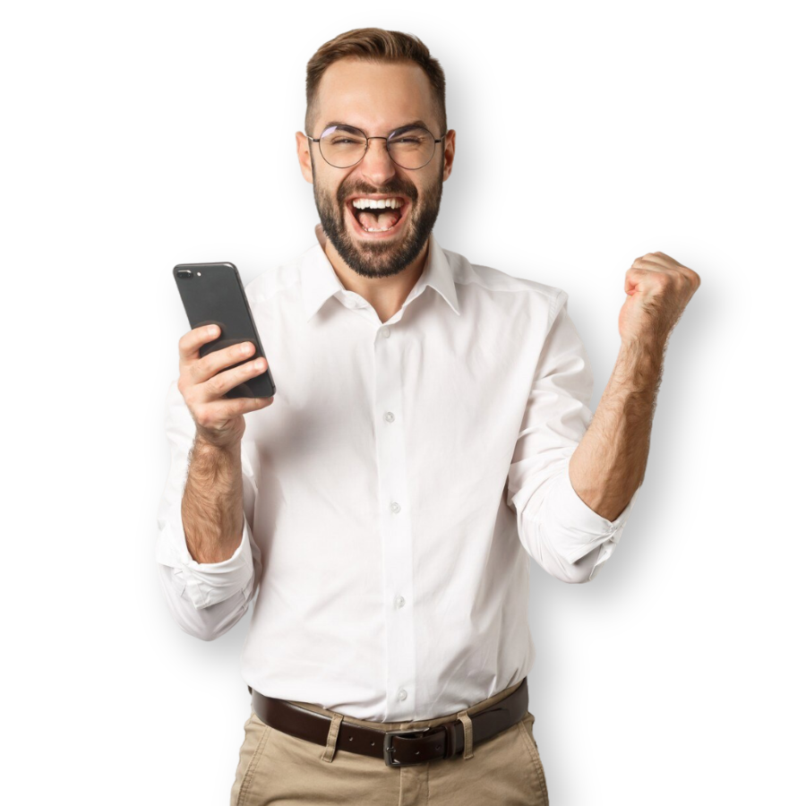 Homme qui est content car il viens de recevoir un leads sur son téléphone